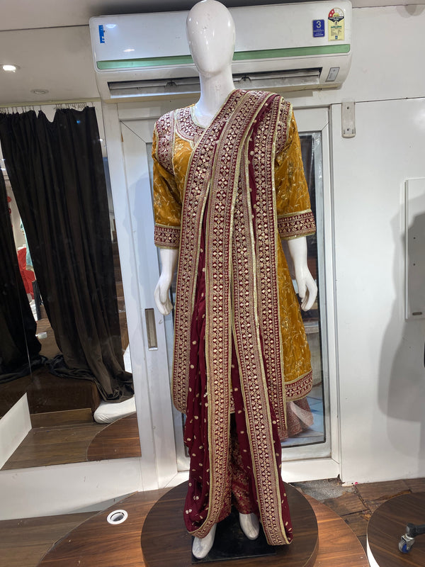 Maroon gold Chiffon based khadadupatta