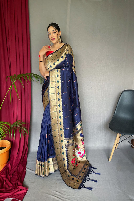 Navy Blue Muniya Border Soft Woven Paithani Silk Saree