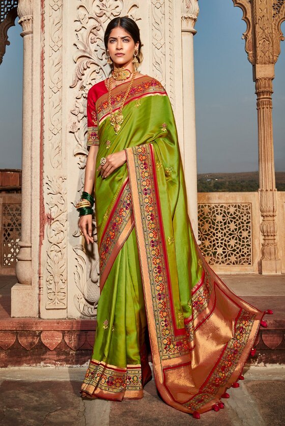 Foliage Green Woven Banarasi Silk Paithani Saree